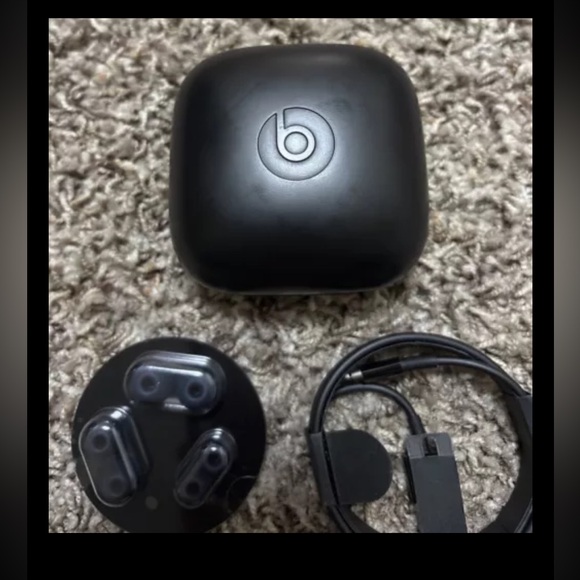 Beats by Dre Powerbeats Pro In Ear Wireless Headphones Navy MY592LL/A *USED